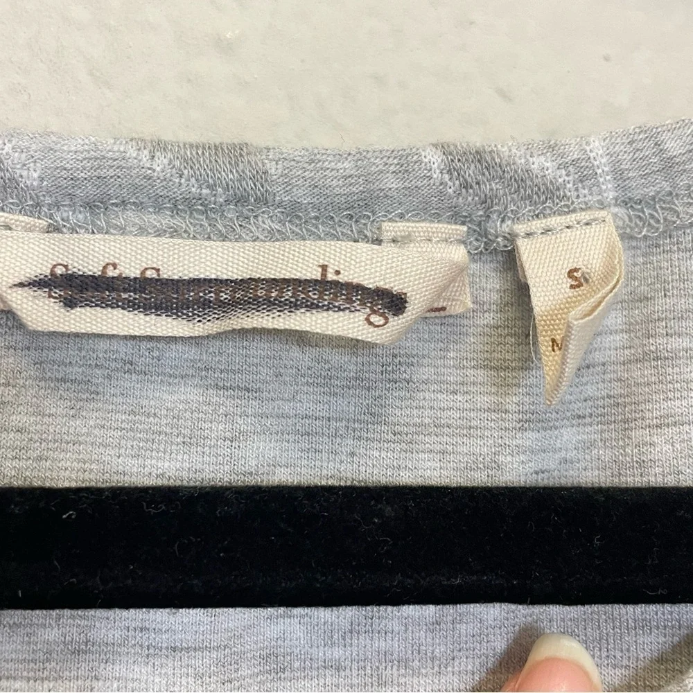 Soft Surroundings Floral Lace Long Sleeve Asymmetrical Tunic Top‎ Gray Size S - Picture 2 of 6